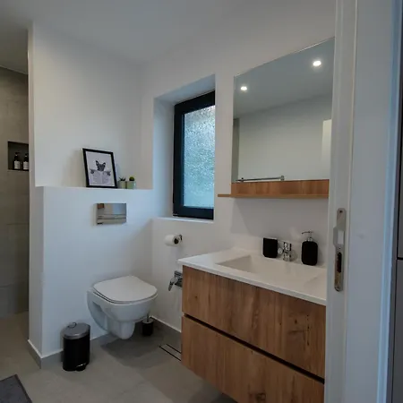 Hyggemate - Nordic With Sauna & Jacuzzi Retreat 서르니차