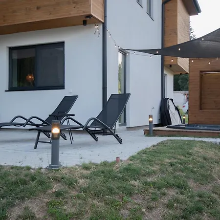 Hyggemate - Nordic With Sauna & Jacuzzi Retreat Feriehus Sarnitsa